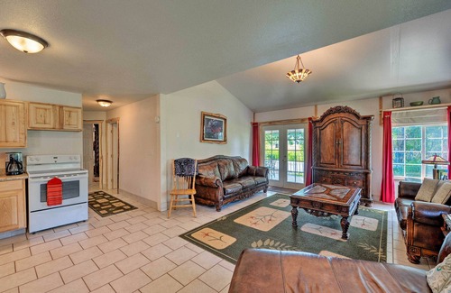 Clark House | Kayaks & Views: Yellowstone River Lodge in Clark