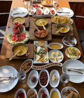 Arakli Bed & Breakfast | KAYRA 108 DAĞ MANZARALI Oda