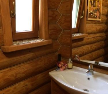 Nyzhnje Selyshche Ski Chalet | Kazkova khatynka