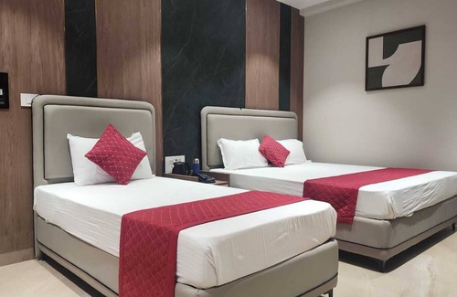 Triplicane Bed & Breakfast | KB MARINA PARK