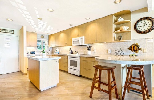 Honokowai Condo | KBM Resorts | FREE CAR | Lokelani | Oceanfront | 2-Bedroom Condo, Recently Remodeled, includes Beach Gear! LOK-B203
