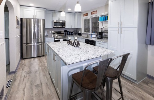 Kansas City House | 💎KCK Speedway Retreat❤️✧Upper Level✧