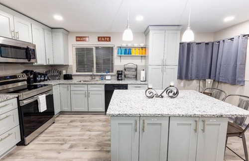 Kansas City House | 💎KCK Speedway Retreat❤️✧Upper Level✧