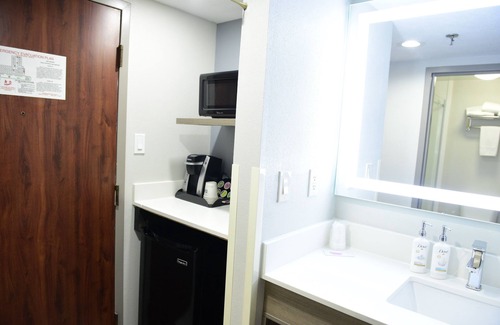 Keene Hotel | Keene Elm City Hotel, an Ascend Collection Hotel