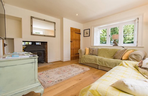 Patrixbourne Apartment | Keepers Cottage by Bloom Stays - lovely rural house in 5 acres with 3 bedrooms