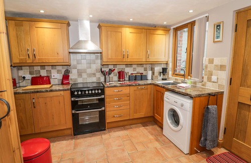 Downton on the Rock Cottage | KEEPERS COTTAGE, family friendly, with a garden in Leintwardine