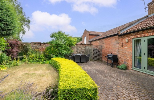 East Dereham House | Keepers Cottage - Three Bedroom House, Sleeps 6