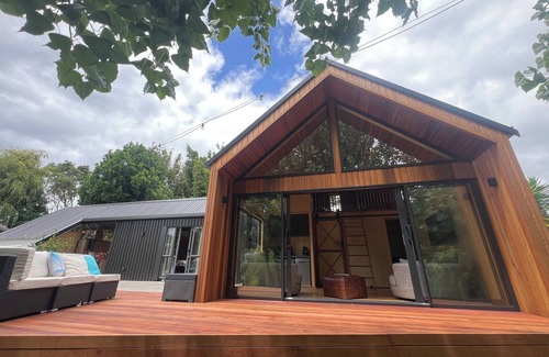 Taupo Bay House | Keepin' it Reel - Taupo Bay