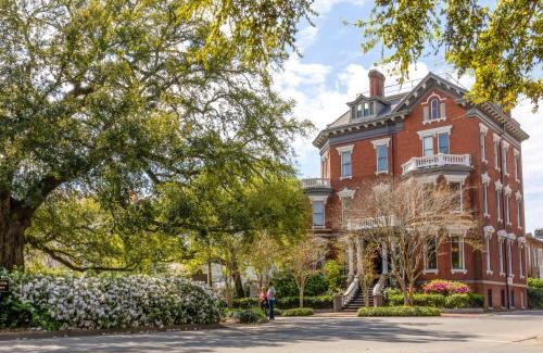 Historic District - North Bed & Breakfast | Kehoe House, Historic Inns of Savannah Collection