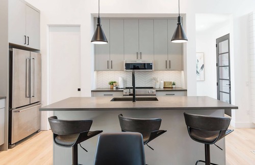 Central Okanagan House | KEL: Hobson House Retreat