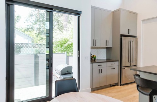 Central Okanagan House | KEL: Hobson House Retreat