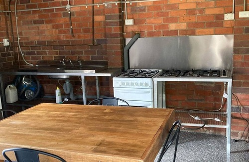 Borenore House | Kelanvale Workman's Cottage