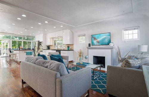 Point Loma House | Kellogg’s Beach Home with washer/dryer,/full kitchen, kids backyard and parking
