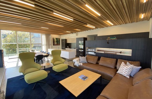 Kelvin Heights Villa | Kelvin Heights ultra modern luxurious house, exceptional lake and mountain views