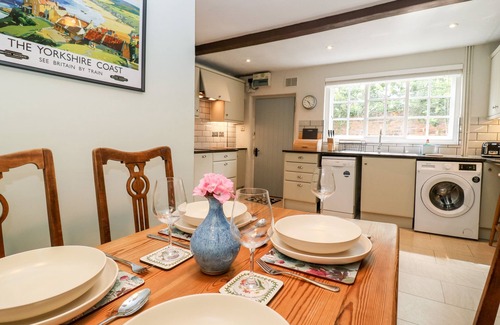 Thirsk Cottage | KEMPS YARD RETREAT, pet friendly, character holiday cottage in Thirsk