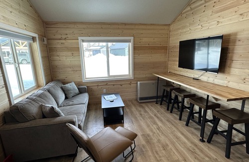 Kalifornsky Cabin | Kenai Adventure Cabins Moose 2/2