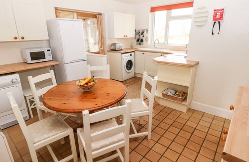 Kenfig House | KENFIG FARM, pet friendly, character holiday cottage in Kenfig