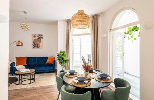 Queen's Gate Apartment | Kensington & Chelsea Oasis with Patio