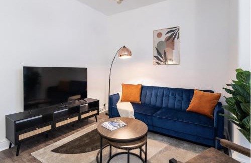 Queen's Gate Apartment | Kensington & Chelsea Oasis with Patio