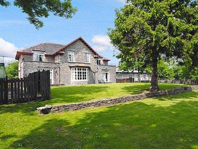 Lindale House | Kent View Apartment