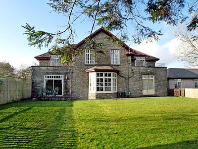 Lindale House | Kent View Apartment