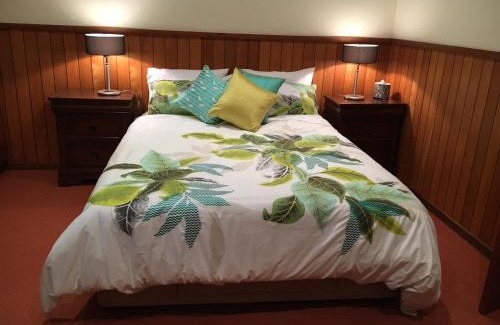Old Reynella House | Kentia Palms