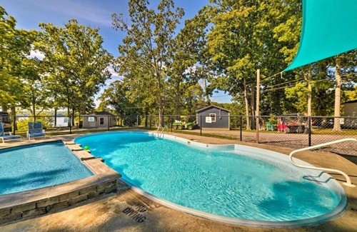 Murray Condo | Kentucky Lake Condo #21: Jet Ski Rentals On-Site