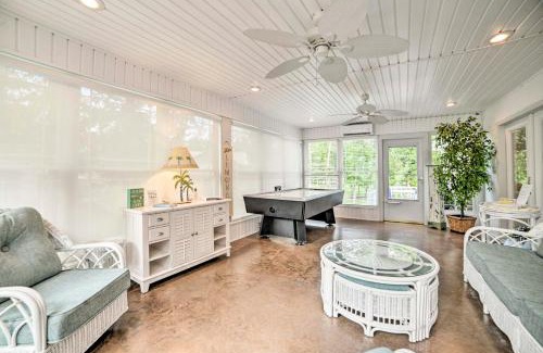 Gilbertsville House | Kentucky Lake House with a Great Outdoor Space!