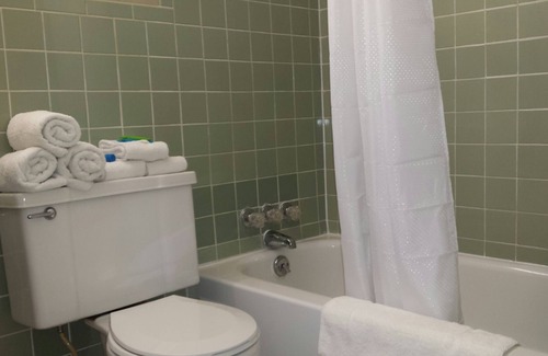 Gilbertsville Hotel | Kentucky Lake Inn