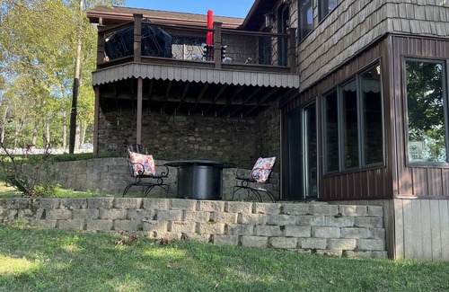Gilbertsville House | Kentucky Lake Retreat: A Perfect for Family and Friends with Breathtaking Views