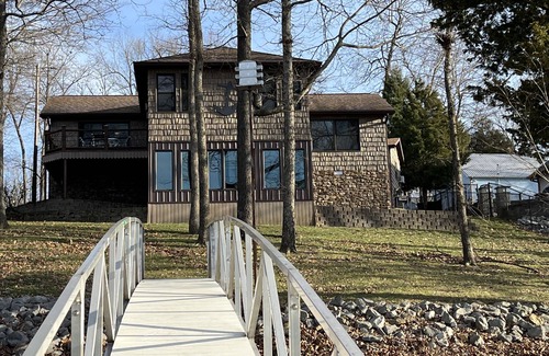 Gilbertsville House | Kentucky Lake Retreat: A Perfect for Family and Friends with Breathtaking Views