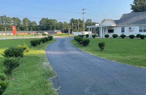 Wilson Hotel | Kenwood Court Motel