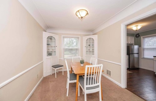 Roselawn Finance Condo | Kenwood Keys 2 – Stay for 6!
