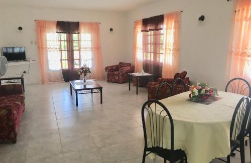 Lowlands Resort | Kevin's Court