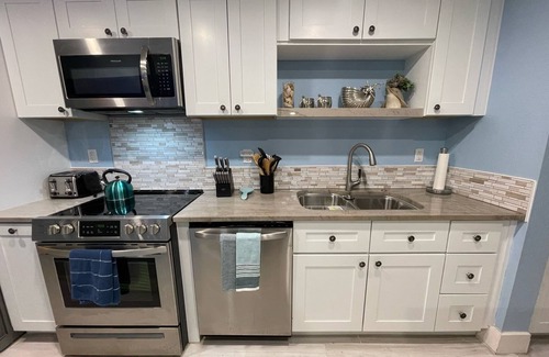 Largo Sound Village Condo | Key Largo Getaway - Remodeled Condo w/Sunset Views & Optional 25’ Boat Slip