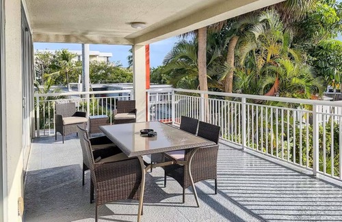 White St. Gallery Condo | Key West Condo 2B/2B with Pool & Boat FREE Slip