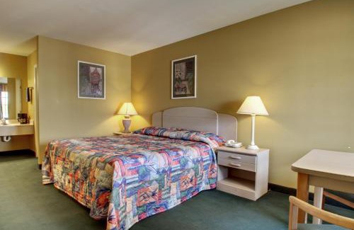 Childersburg Hotel | Key West Inn - Childersburg