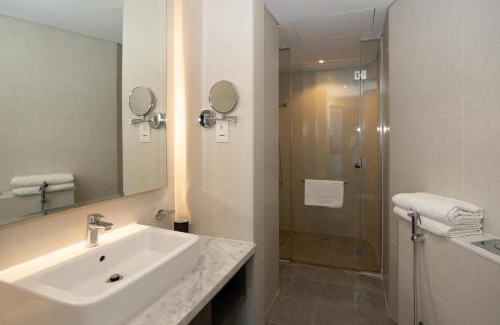 Discovery Gardens Apartment | Keyrock Living - Elite Escape at Maison Prive