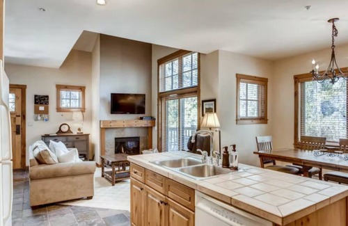 Lakeside Village Condo | Keystone CO | Seasons Townhomes #1858 | 3 Bedroom