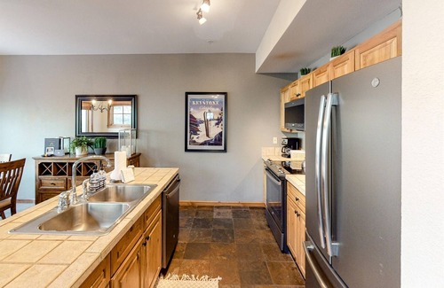 Lakeside Village Condo | Keystone CO | Seasons Townhomes #1858 | 3 Bedroom