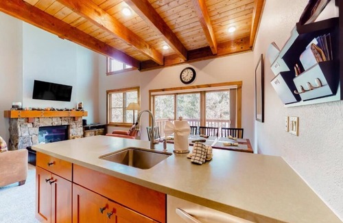 Lakeside Village Condo | Keystone CO | Seasons Townhomes | 2 Bedroom