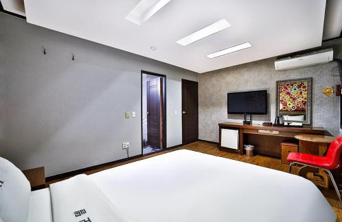 Chorye Hotel | Khan Motel