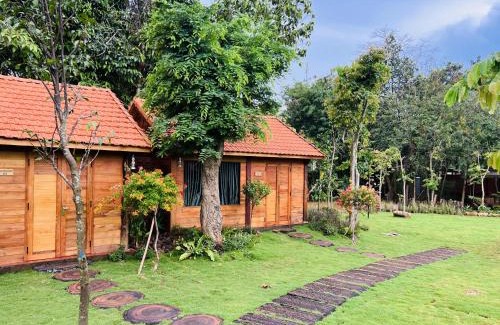 Chau Duc Cabin | Khu Nghỉ dưỡng Sinh thái Nhà Lụa Retreat