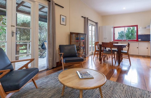 Seal Rocks House | Kicki's Cottage a private getaway for two with stunning ocean views