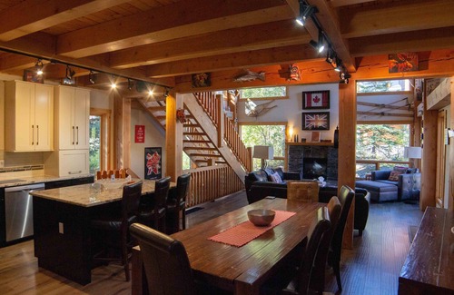 Golden Ski Chalet | Kicking Horse Cabin Retreat