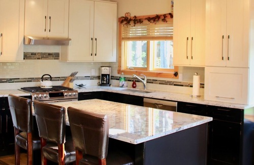 Golden Ski Chalet | Kicking Horse Cabin Retreat