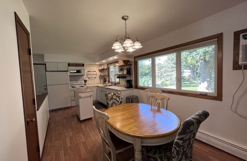 Burnsville House | Kid friendly home 10 minutes from the Mall of America