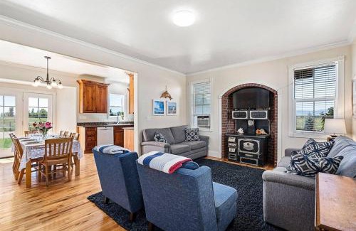 Dingle House | Kids Love Our Home-10 miles Bear Lake North Beach