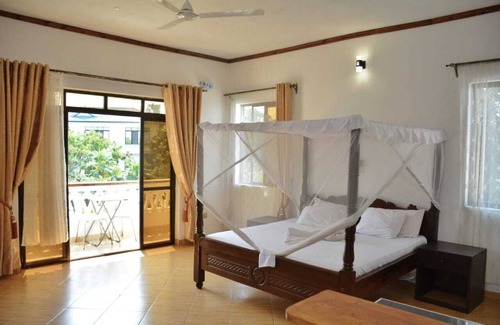 Kilifi Bed & Breakfast | Kilifi Blue House Resort