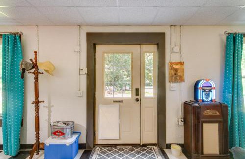 Killen Apartment | Killen Vacation Rental Walk to Wilson Lake!